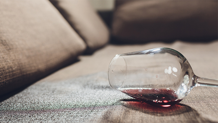 Vaihe 2: N&auml;in poistat tahrat sohvasta