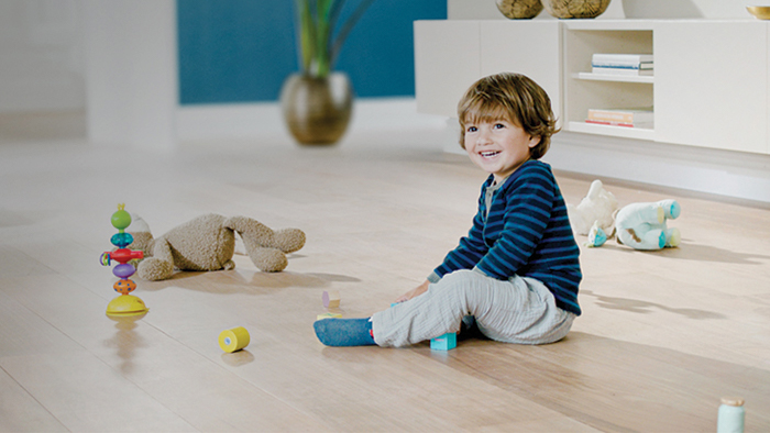 Linoleum- ja vinyylilattian pesu